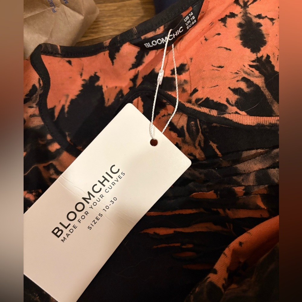 Bloomchic Bleach-Dyed Casual T-Shirt, Size 14 - Picture 6 of 8